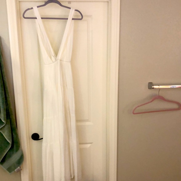 Vici Collection white Maxi Dress. Worn once. - Picture 3 of 4